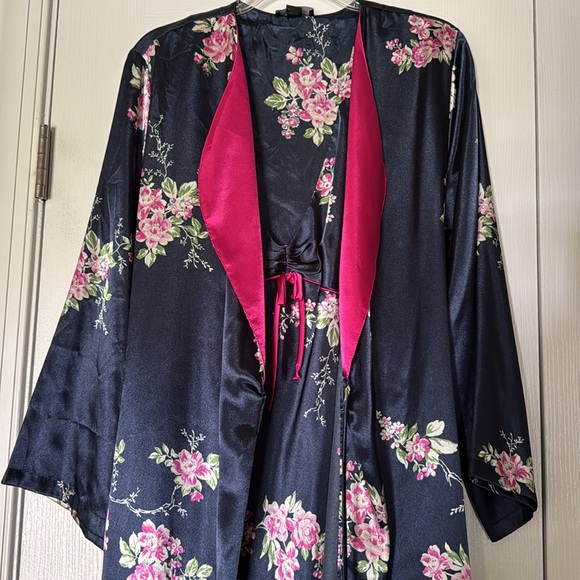 🌸 Jones New York Floral Satin Robe 🌸 - Picture 4 of 9